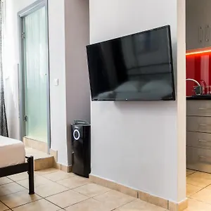 https://luxury-apartments-in-skg.hotelschalkidiki.net
